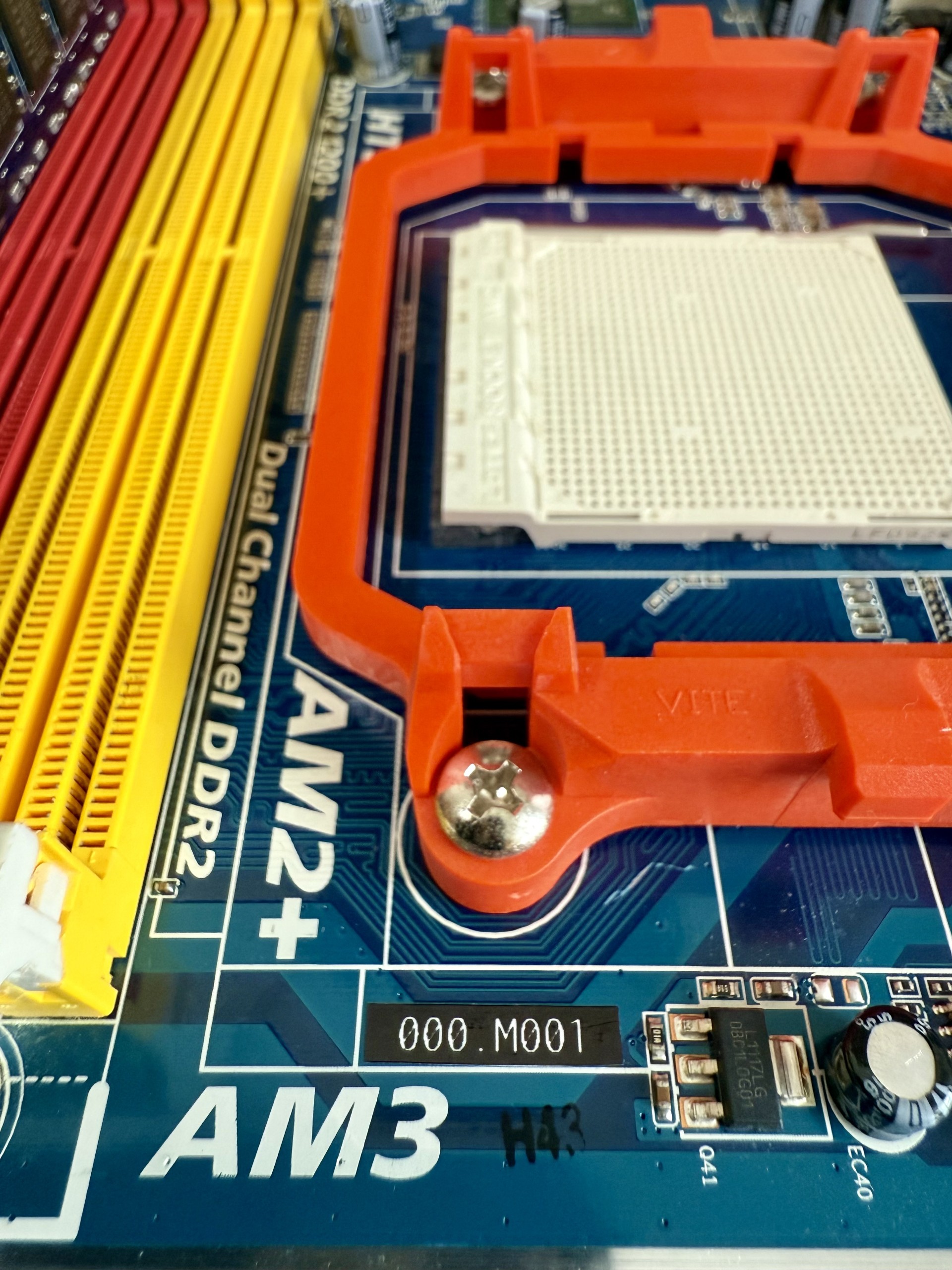 Objekt 000.M001.2 – Serie Anfang