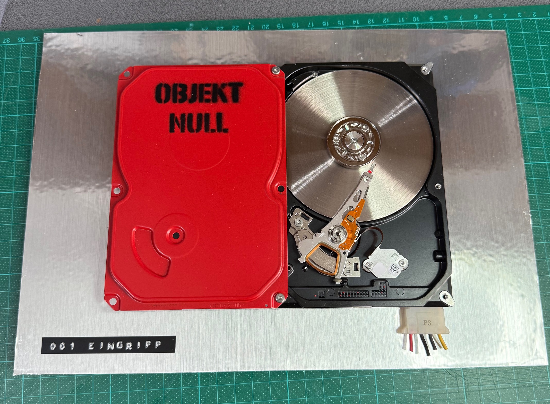 Objekt 001.H001 – Serie Eingriff